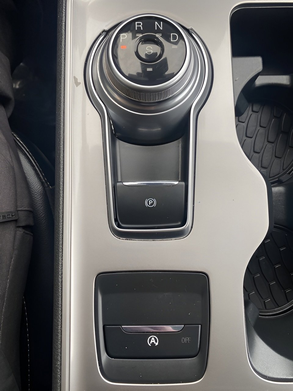 Used 2024 Ford Edge SEL w/ Convenience Package image 25