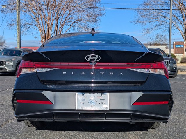 Certified 2025 Hyundai Elantra SEL image 5