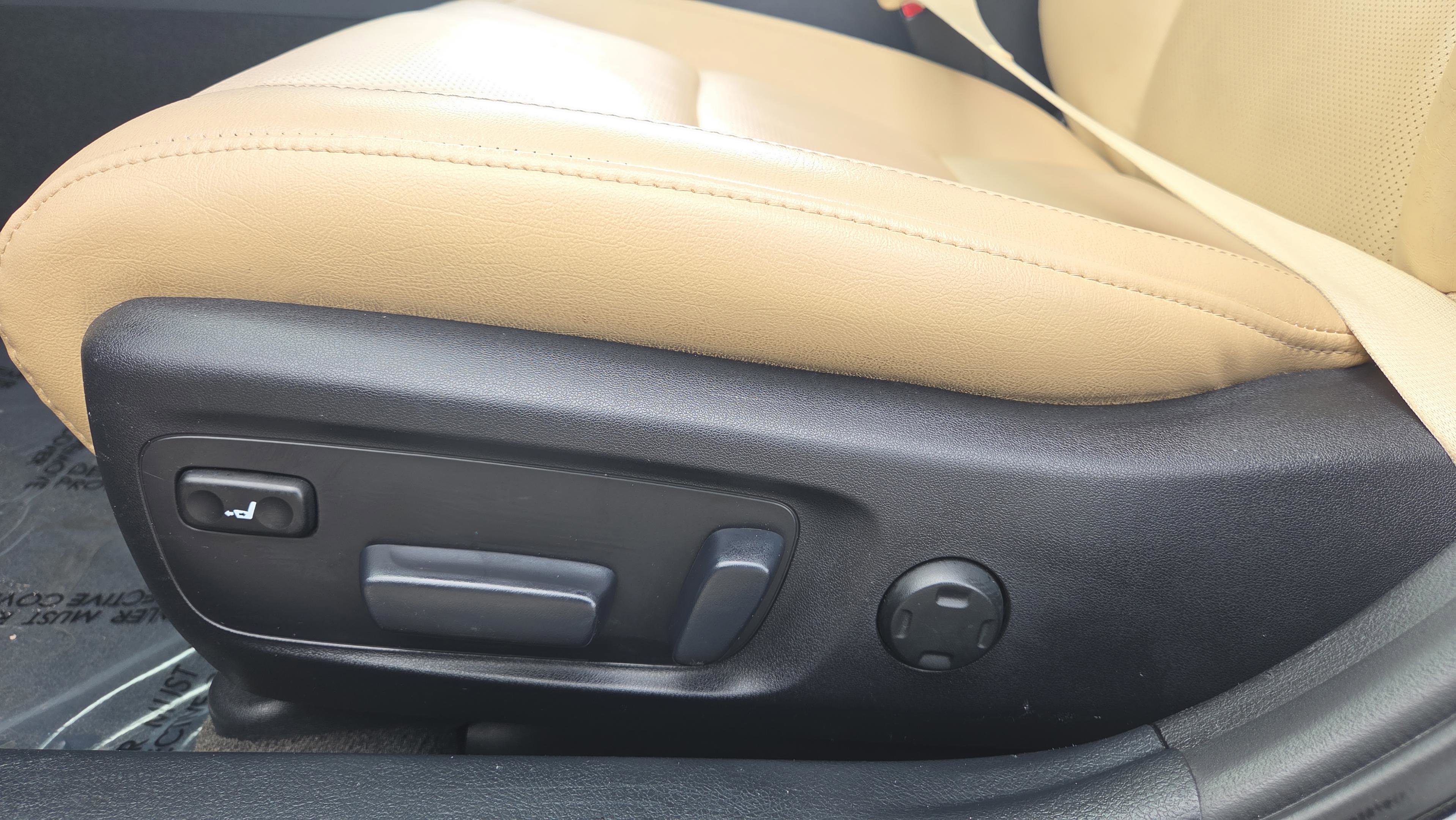 Used 2014 Toyota Avalon Limited image 10