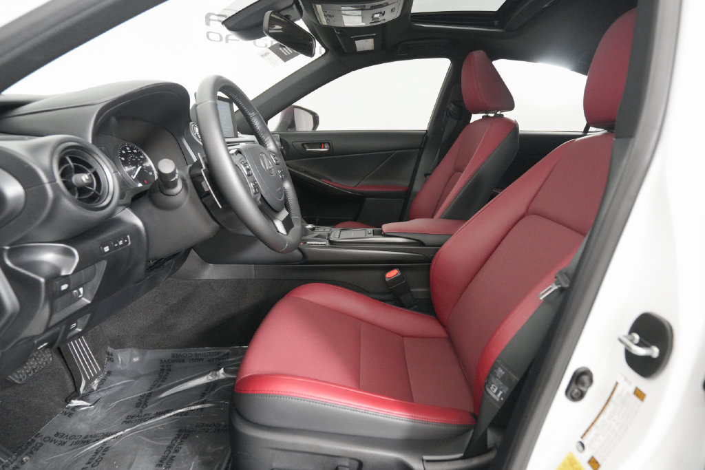 Certified 2025 Lexus IS 350 F Sport RWD image 9