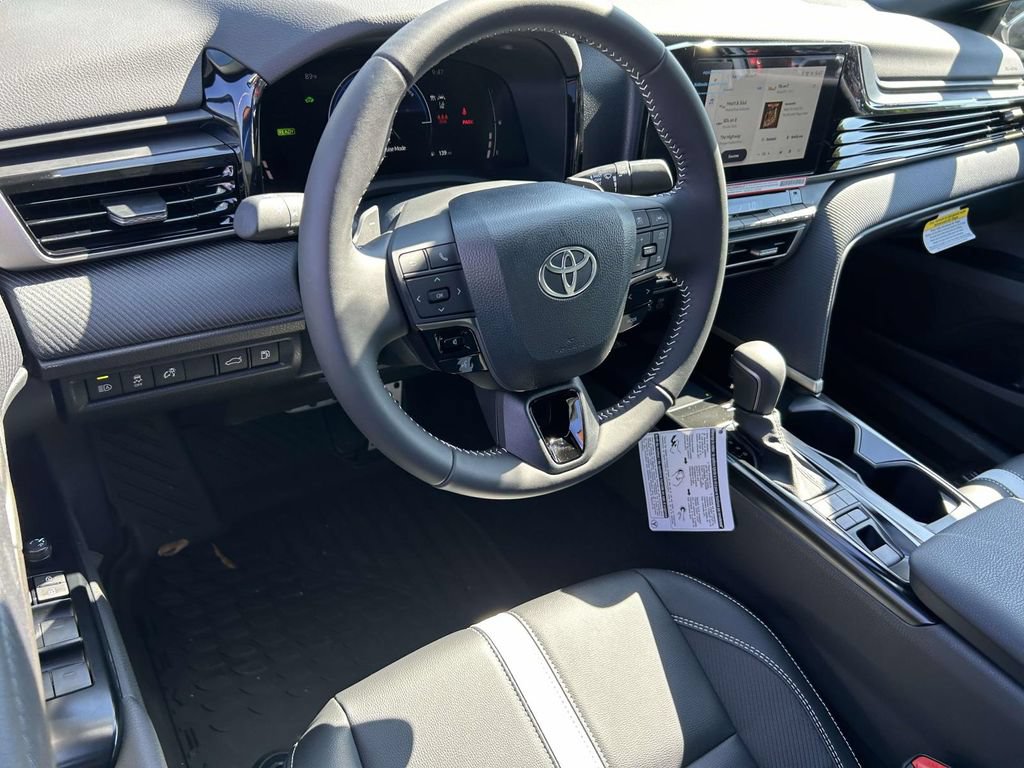 New 2026 Toyota Camry Hybrid FWD image 12