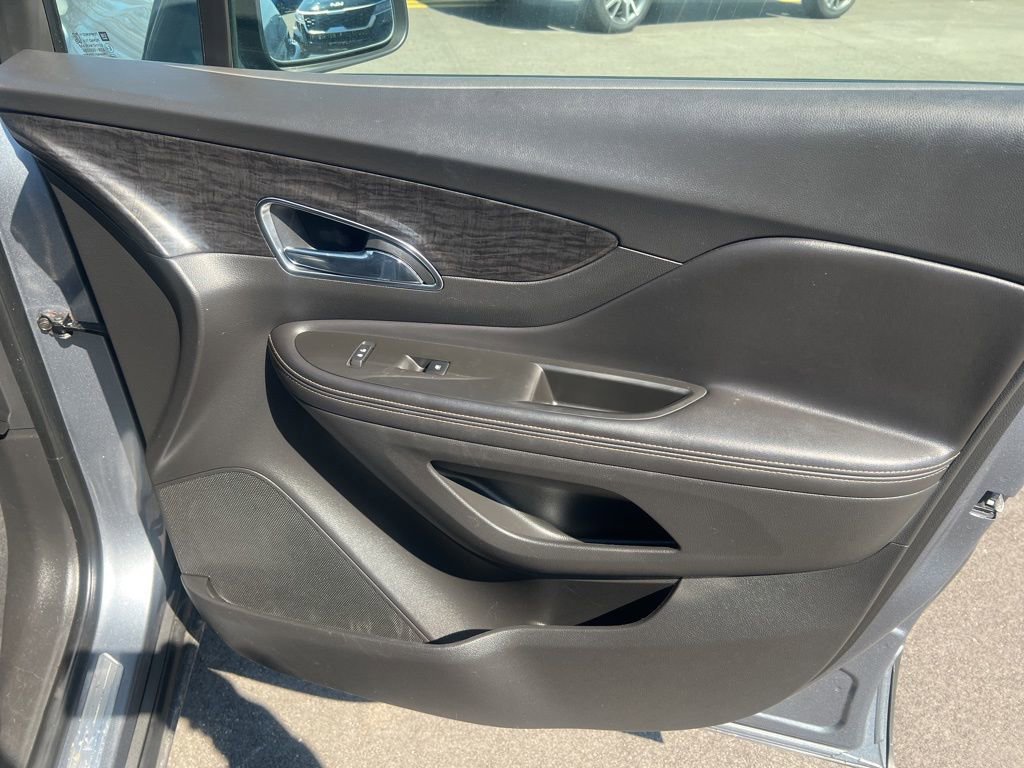 Used 2015 Buick Encore AWD image 19