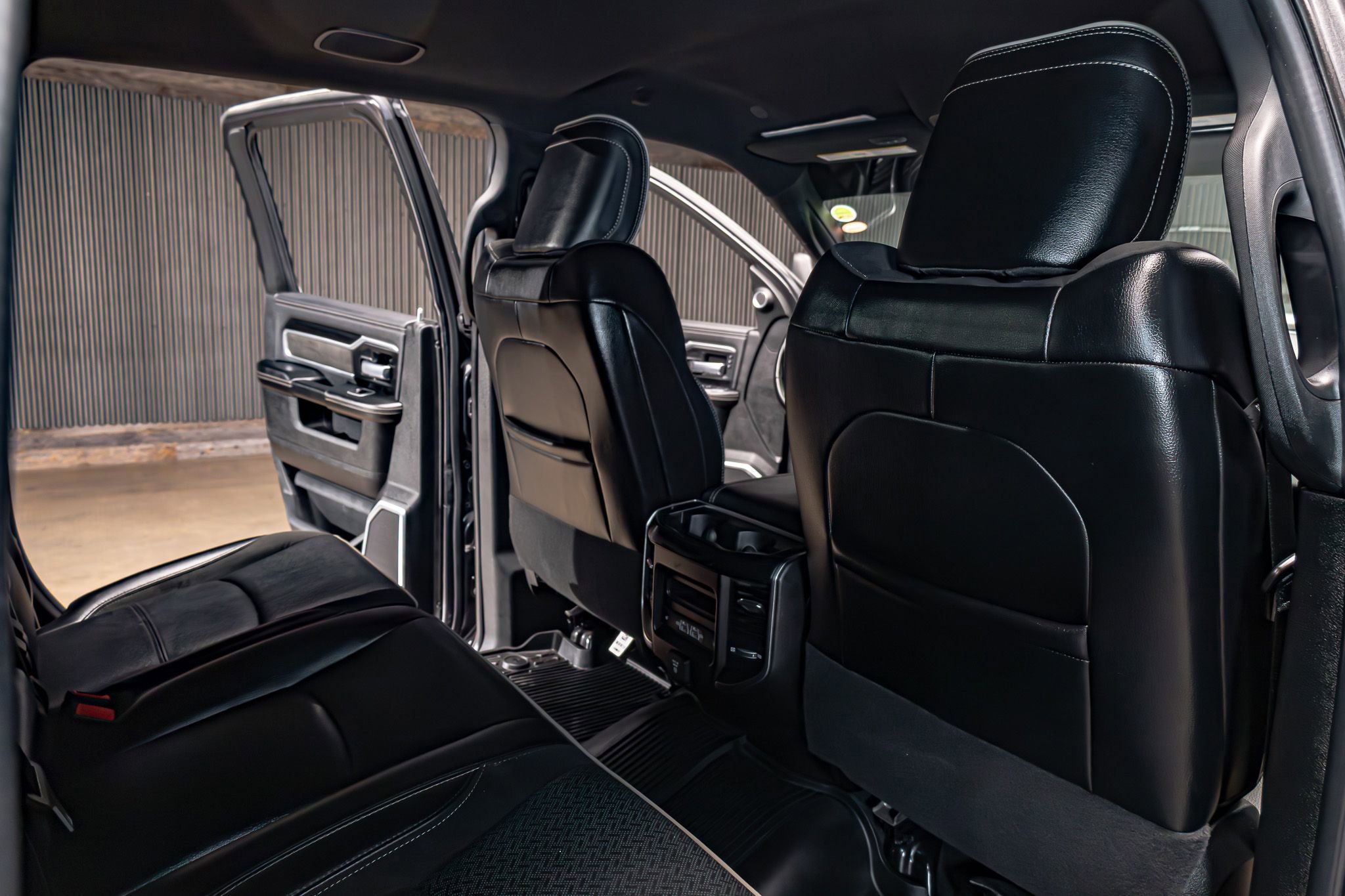 Used 2023 RAM 3500 Laramie image 27