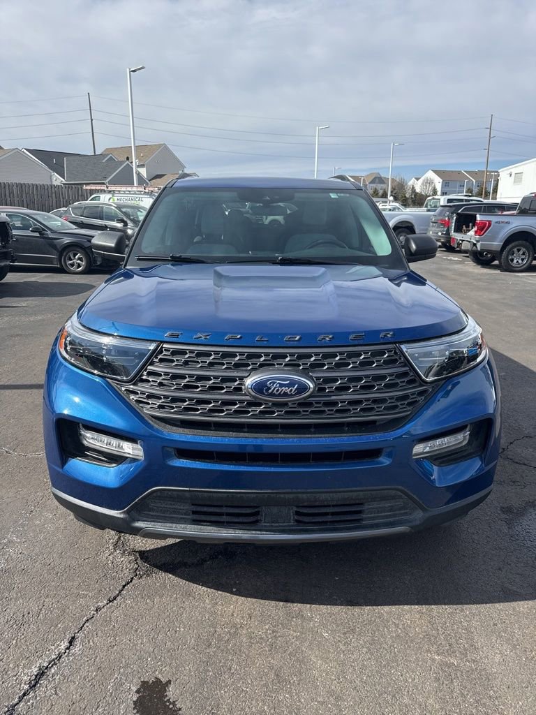 Used 2021 Ford Explorer XLT w/ Equipment Group 202A image 7