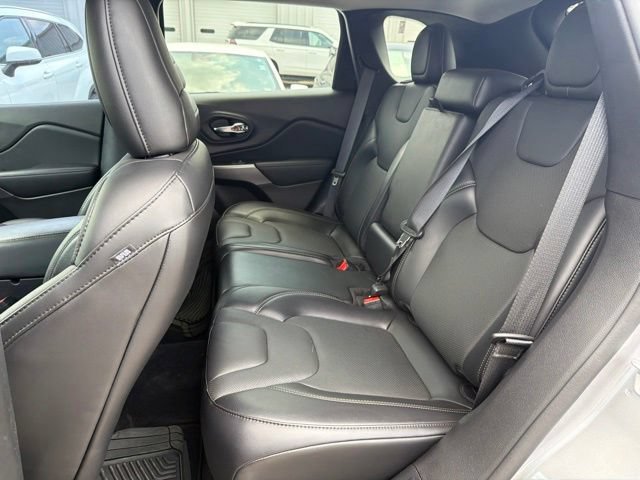 Used 2021 Jeep Cherokee Latitude Lux w/ Comfort/Convenience Group FWD image 18