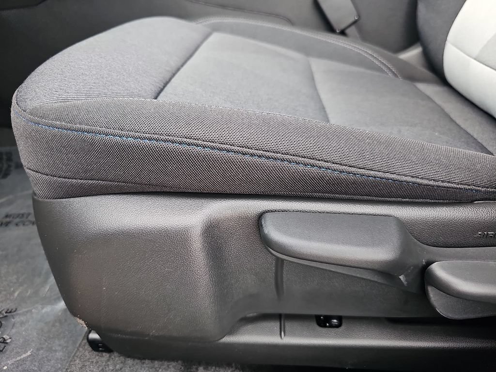 New 2026 Chevrolet Trax LS w/ LS Convenience Package FWD image 28