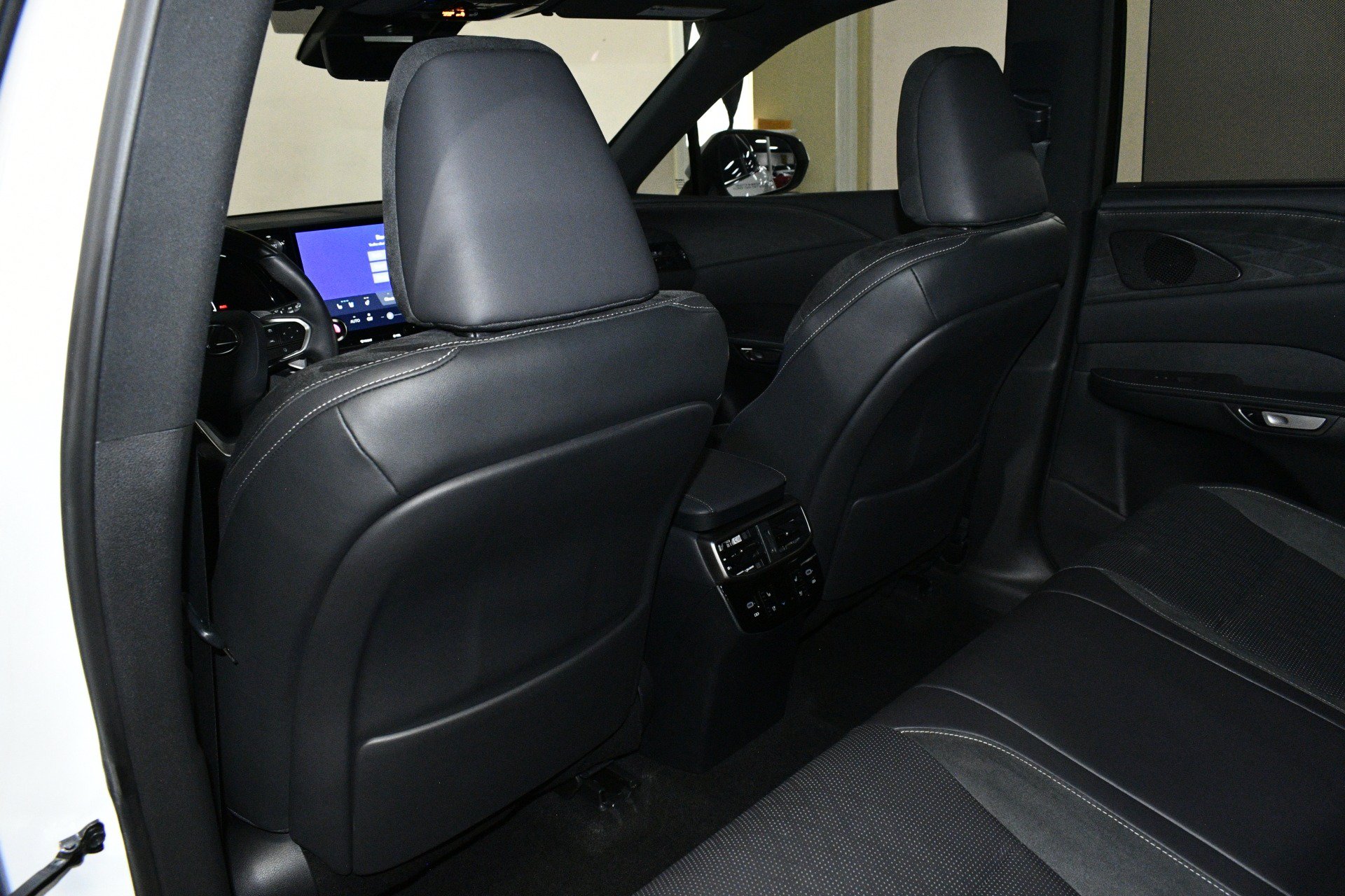 Used 2023 Lexus RX 350 AWD w/ Accessory Package image 15
