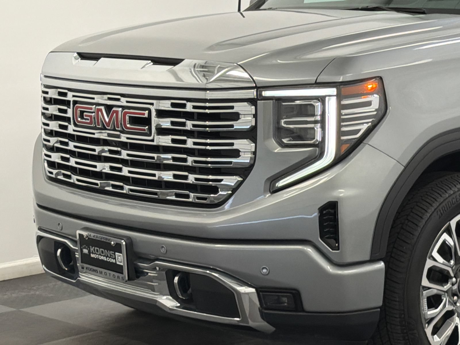 Used 2023 GMC Sierra 1500 Denali w/ Technology Package AWD/4WD video 2