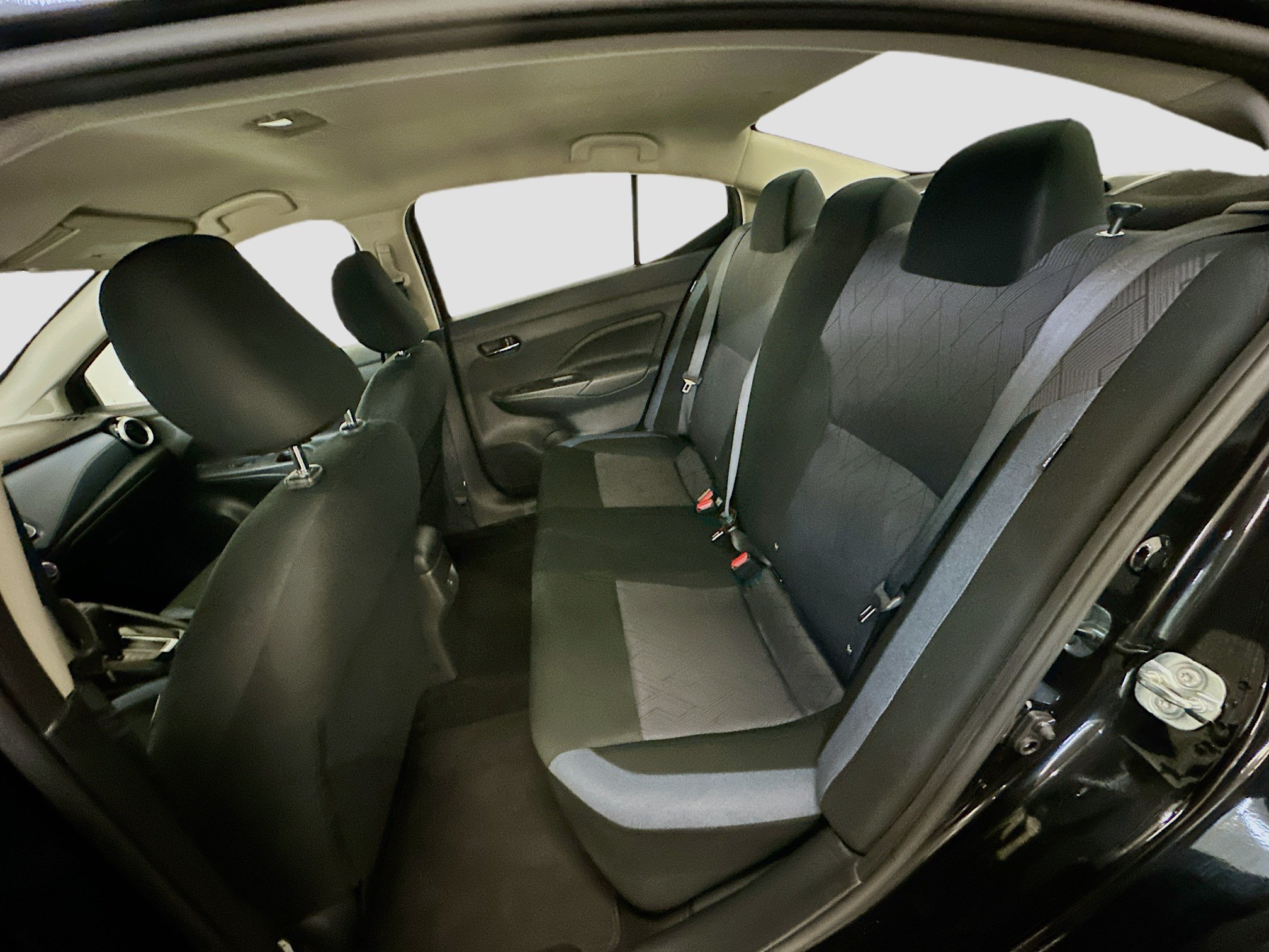 Used 2025 Nissan Versa SV FWD image 28