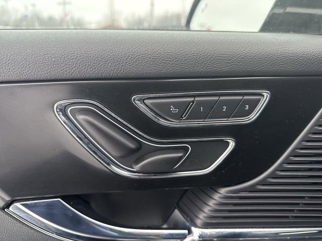 Used 2022 Lincoln Corsair Reserve w/ Sport Package image 16