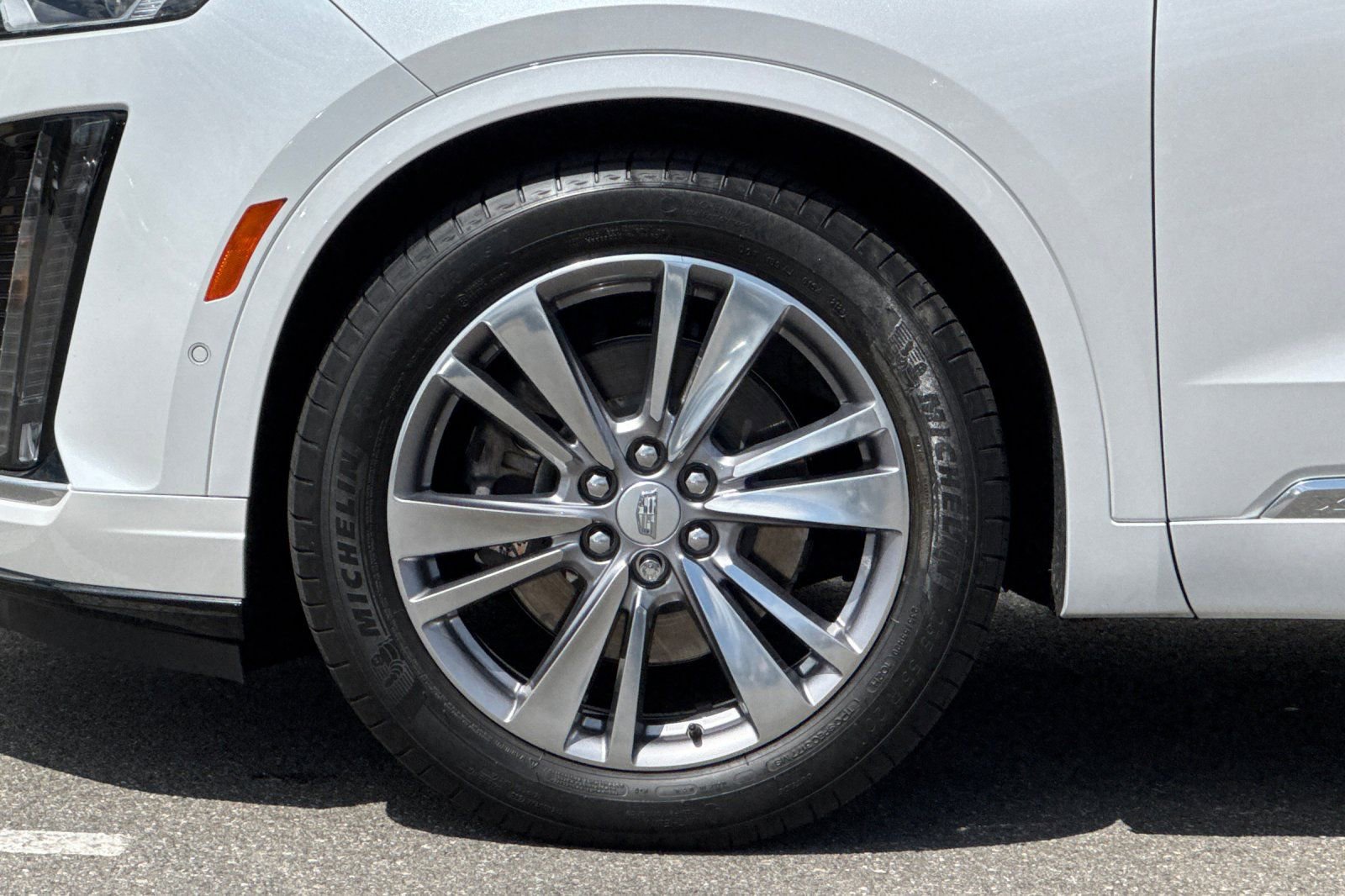 Used 2024 Cadillac XT6 Premium Luxury w/ Technology Package image 34
