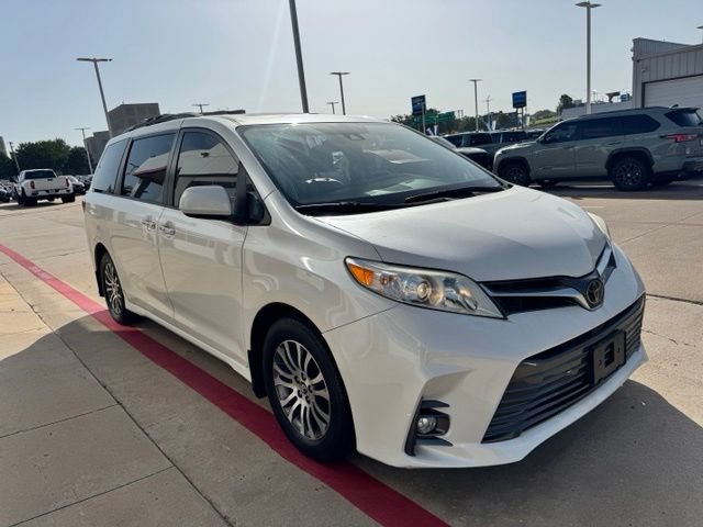 Used 2018 Toyota Sienna XLE Premium FWD image 10