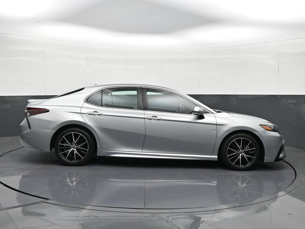 Used 2021 Toyota Camry SE w/ Cold Weather Package AWD/4WD image 6
