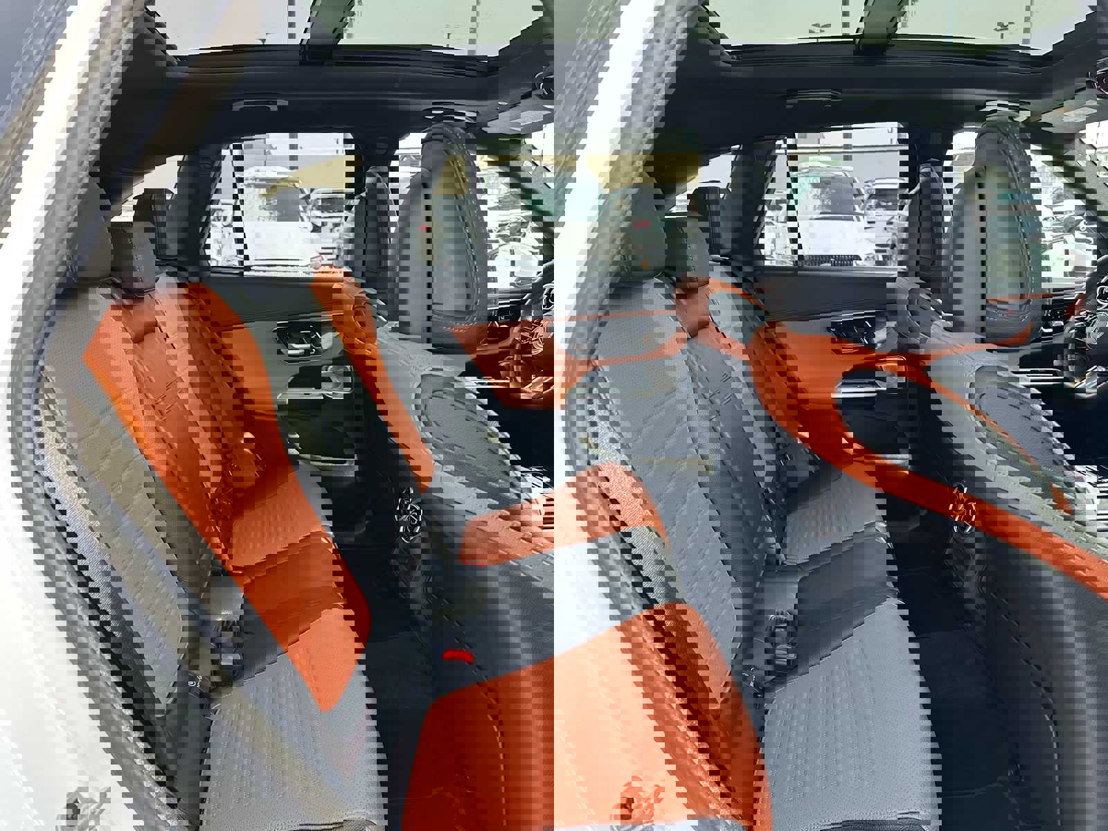 Used 2024 Mercedes-Benz GLC 300 4MATIC image 12