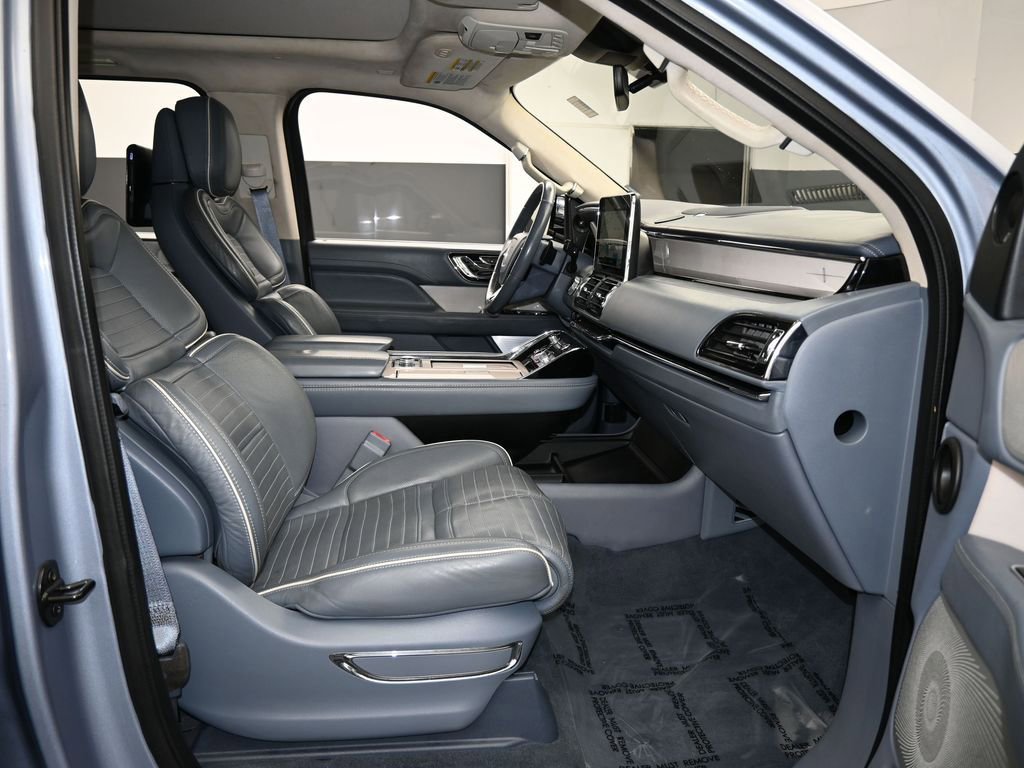 Used 2019 Lincoln Navigator Black Label w/ Cargo Package image 71