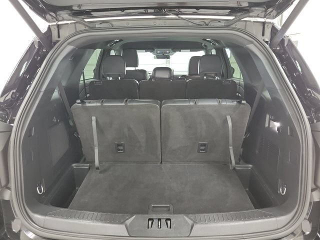 Used 2025 Ford Explorer ST-Line w/ ST-Line Street Pack AWD/4WD image 8