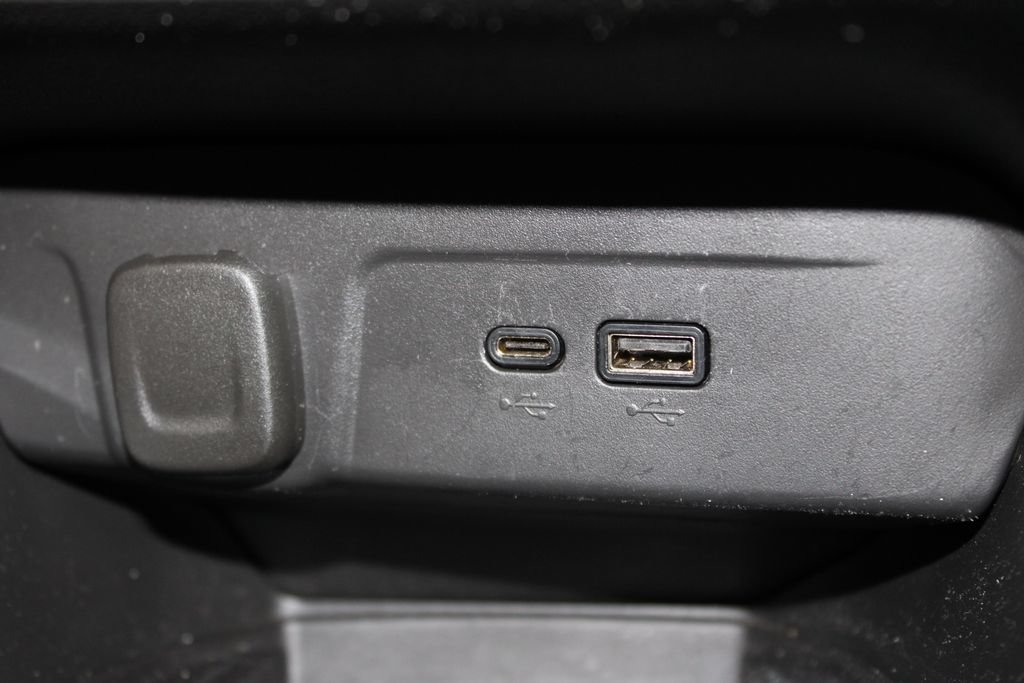 Used 2024 Chevrolet Trax ACTIV w/ Sunroof Package FWD image 38