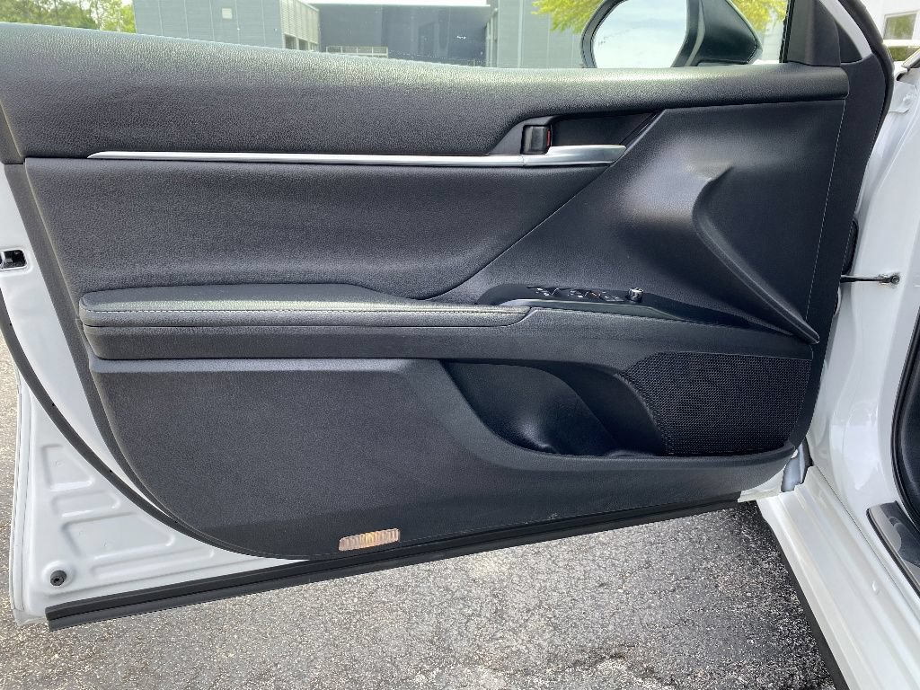 Used 2019 Toyota Camry XSE FWD image 12