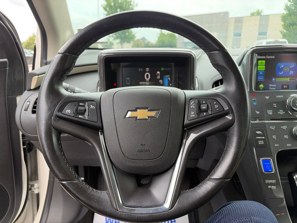 Used 2012 Chevrolet Volt Premium w/ Premium Trim Package FWD image 7