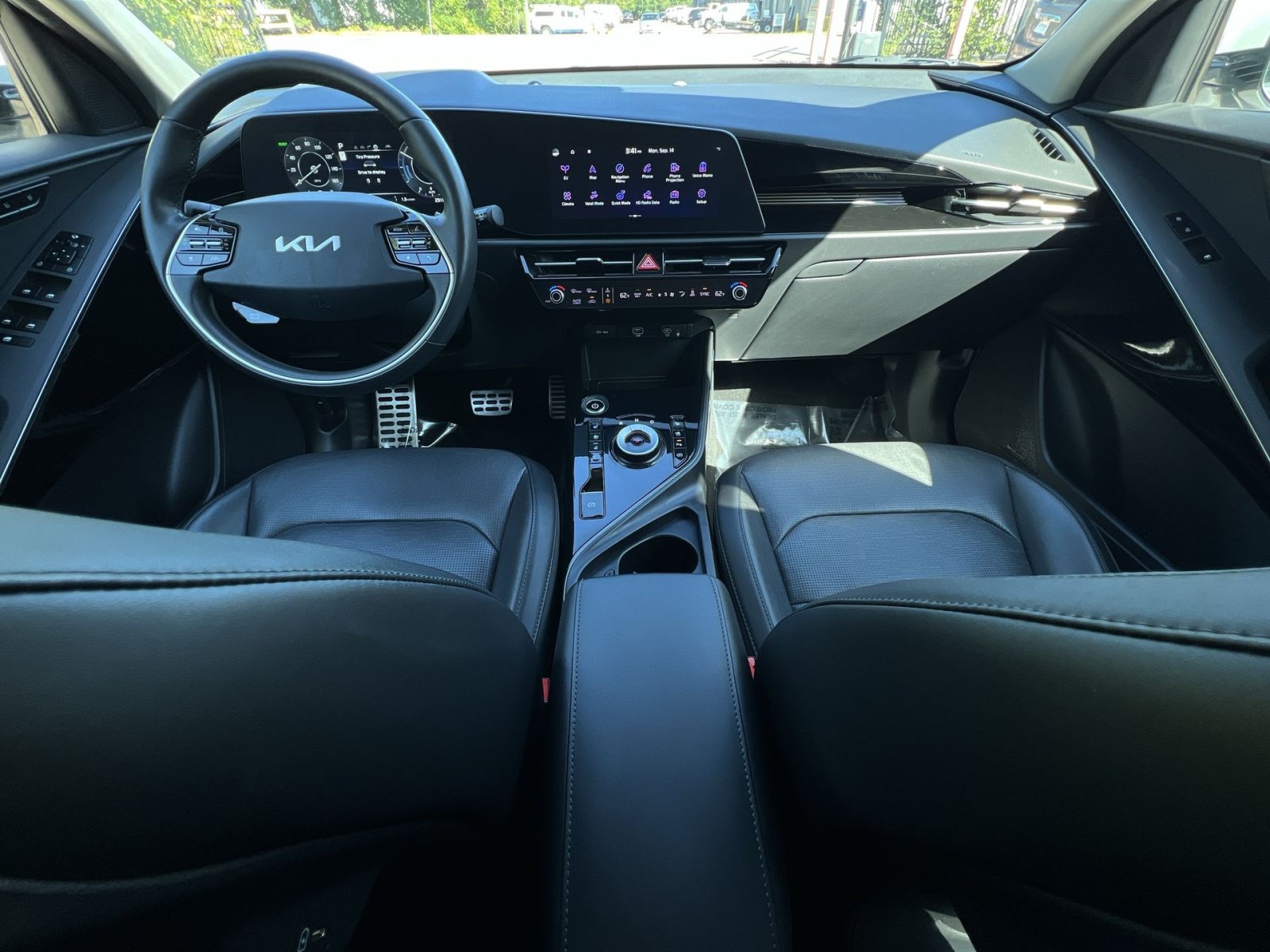 Used 2023 Kia Niro Wave w/ Wave Preserve Package FWD image 30