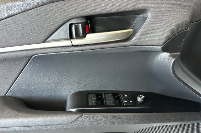 Used 2025 Toyota Camry LE AWD/4WD image 14