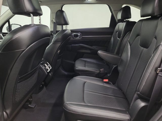 Used 2023 Kia Sorento SX AWD/4WD image 14