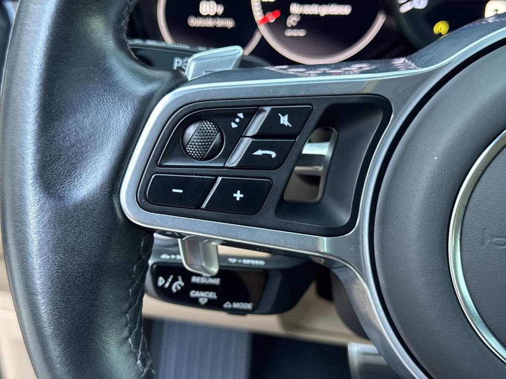 Used 2022 Porsche Cayenne GTS AWD/4WD image 31