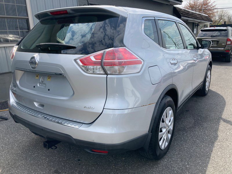 Used 2015 Nissan Rogue S image 4