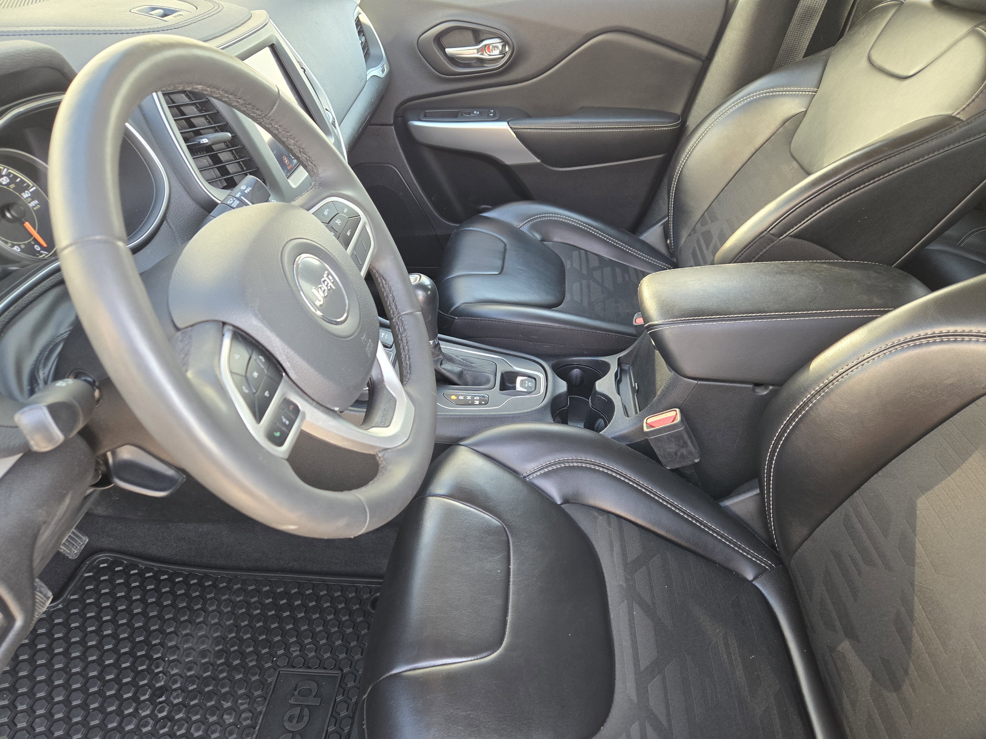 Used 2022 Jeep Cherokee Latitude image 15