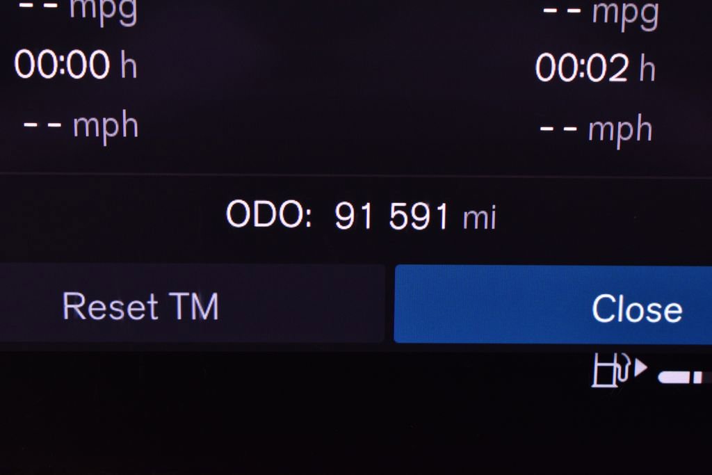 Used 2023 Volvo XC60 B5 Plus image 5