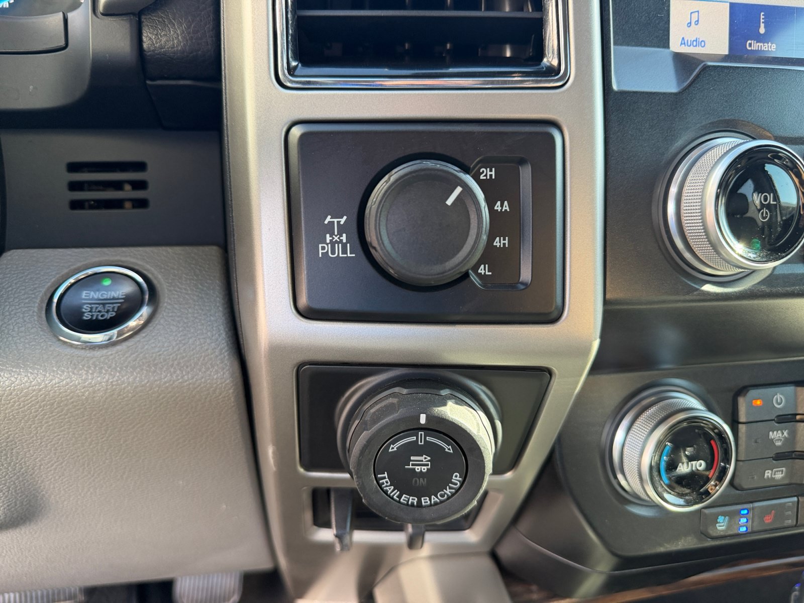 Used 2019 Ford F150 Lariat w/ Equipment Group 502A Luxury AWD/4WD image 23