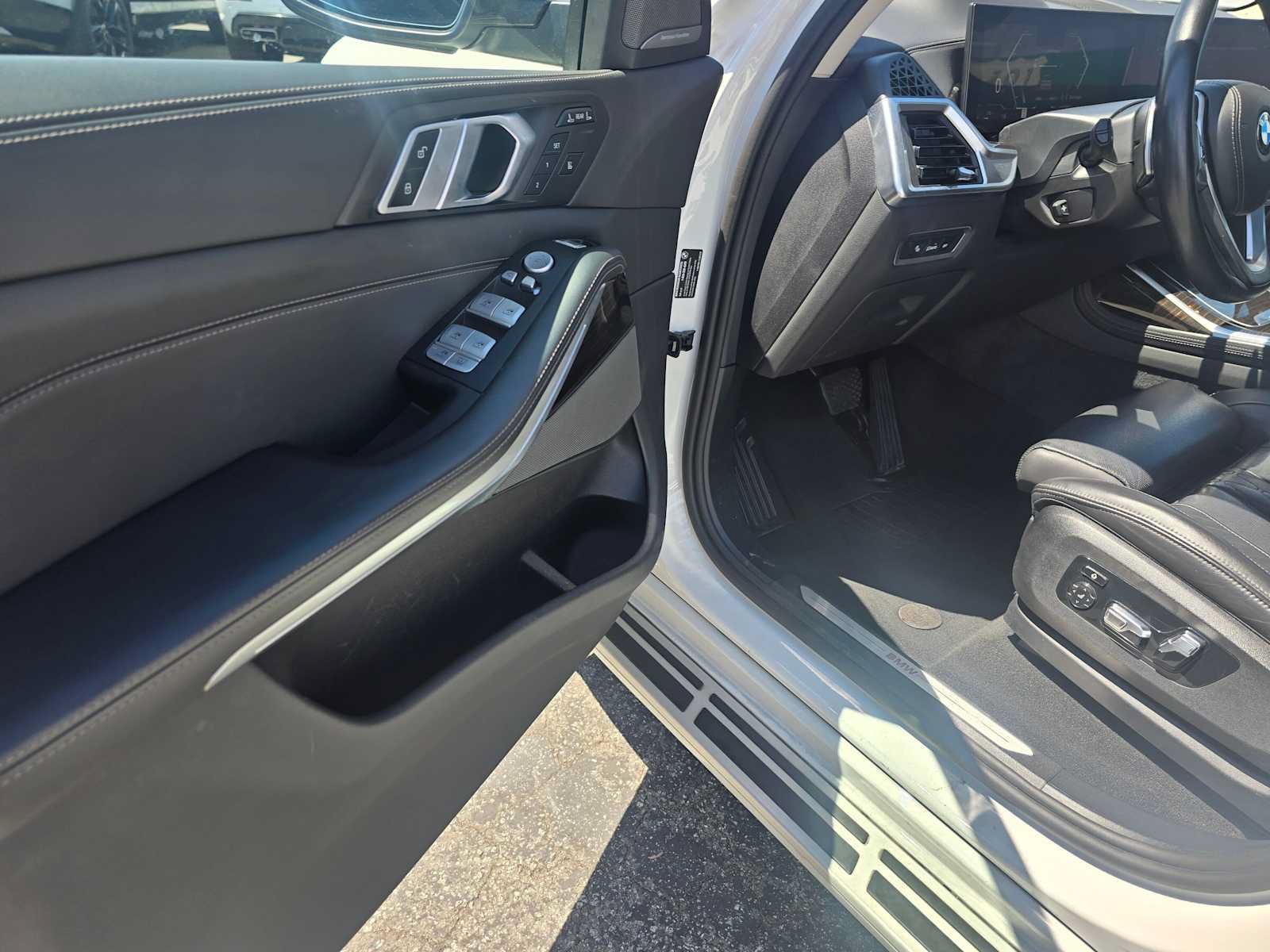 Used 2025 BMW X7 xDrive40i AWD/4WD image 24