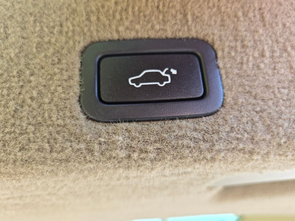 Used 2008 Volvo XC70 3.2 image 15