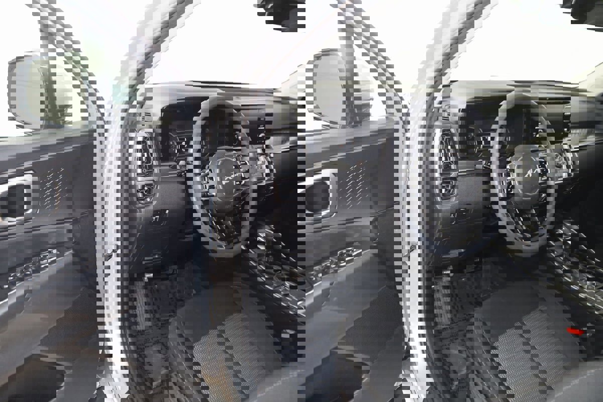 Used 2022 Kia Sorento LX image 43