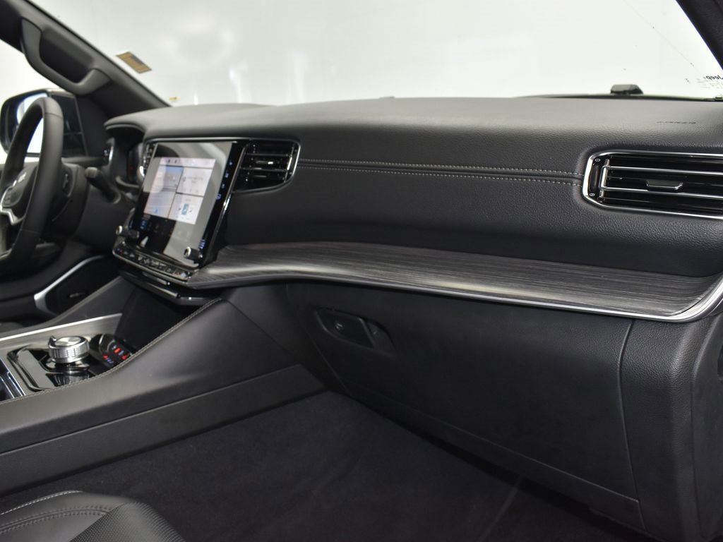 Used 2024 Jeep Wagoneer L Series II w/ Flexible Seating Group image 25