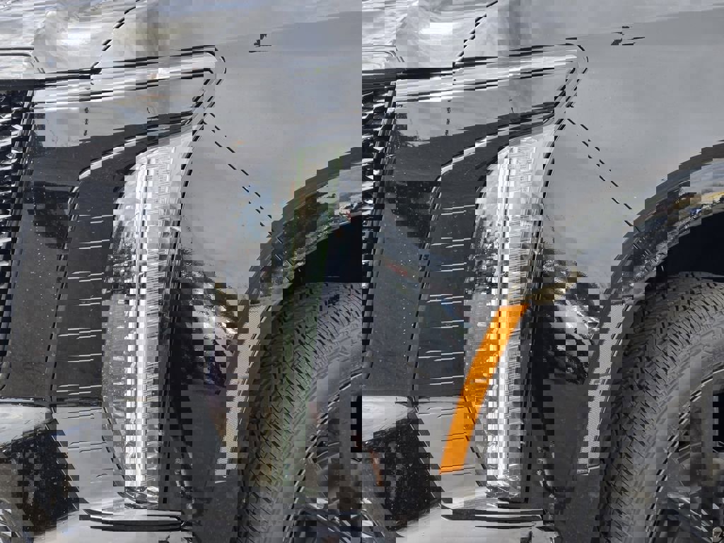 New 2026 Cadillac Escalade ESV Platinum Sport w/ LPO, ONYX Package image 5