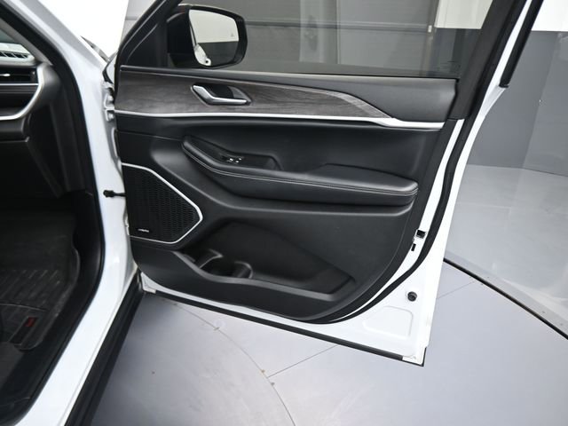 Used 2021 Jeep Grand Cherokee L Limited image 28