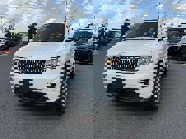 Used 2017 Jeep Grand Cherokee Laredo w/ Quick Order Package 23E image 10