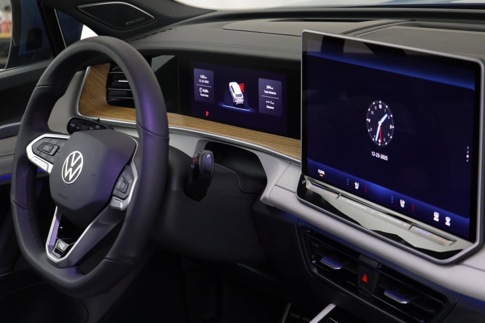 New 2026 Volkswagen Tiguan SEL R-Line image 23