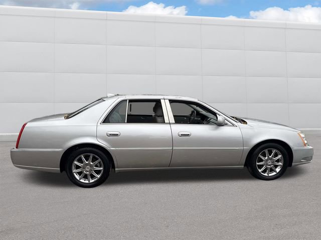 Used 2010 Cadillac DTS Luxury image 7