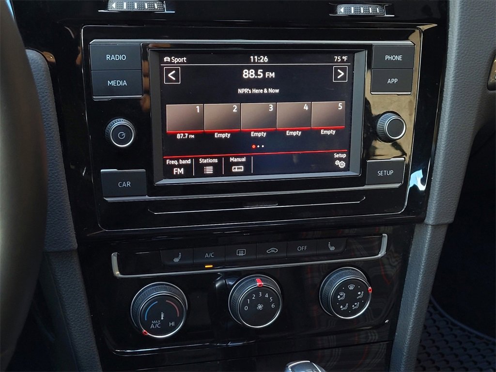 Used 2018 Volkswagen Golf 4-Door image 15