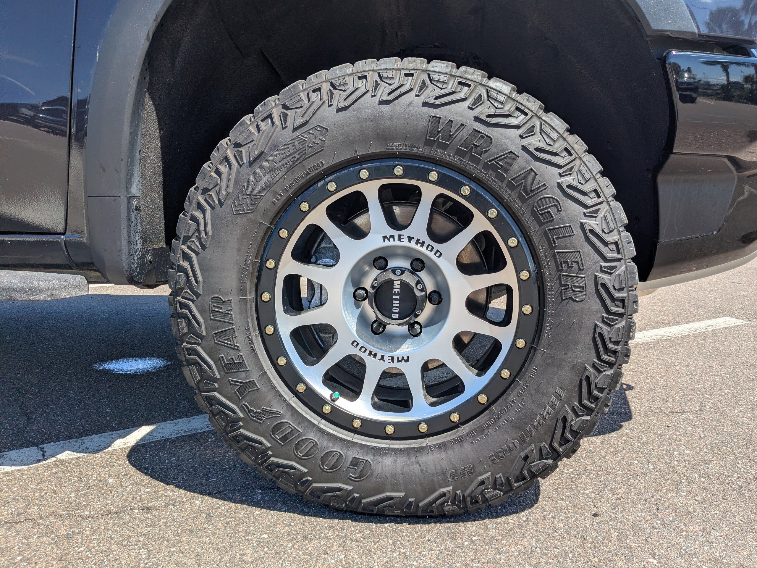 Used 2024 Chevrolet Silverado 1500 ZR2 image 10