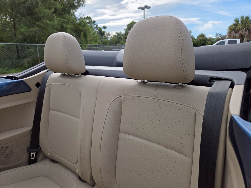 Used 2019 Volkswagen Beetle 2.0T S FWD image 20
