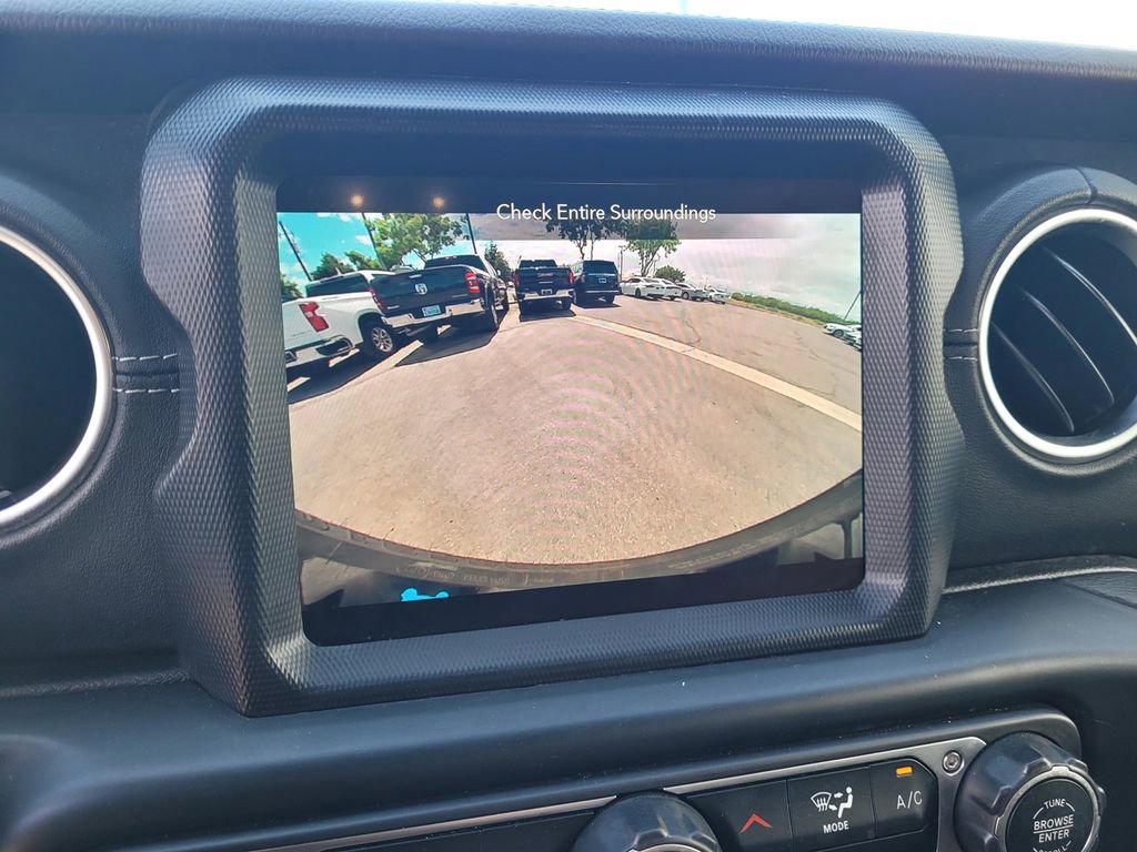 Used 2023 Jeep Wrangler Unlimited Sahara AWD/4WD image 10