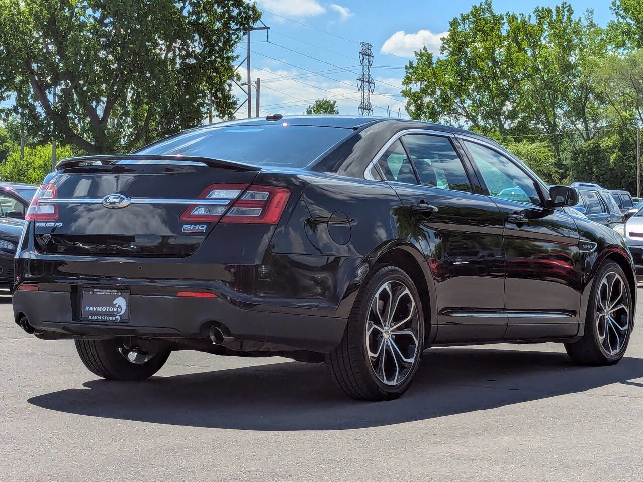 Used 2017 Ford Taurus SHO w/ Driver Assist Package AWD/4WD image 11