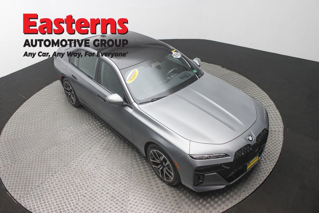 Used 2023 BMW 740i w/ Executive Package image 3