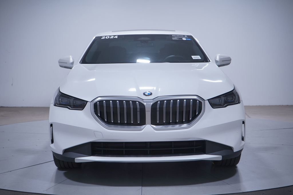 Used 2024 BMW 530i w/ Convenience Package image 4