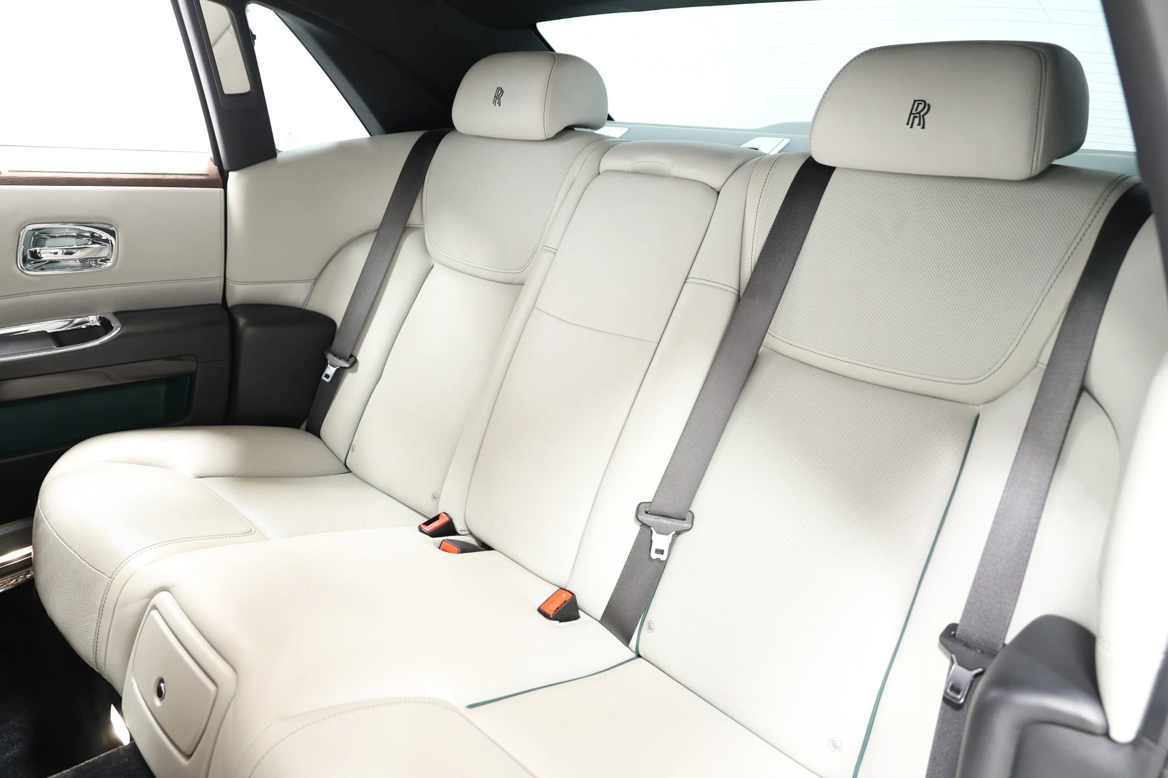 Used 2019 Rolls-Royce Ghost image 3