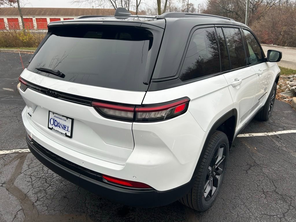 New 2025 Jeep Grand Cherokee Limited w/ Trailer Tow Package image 26