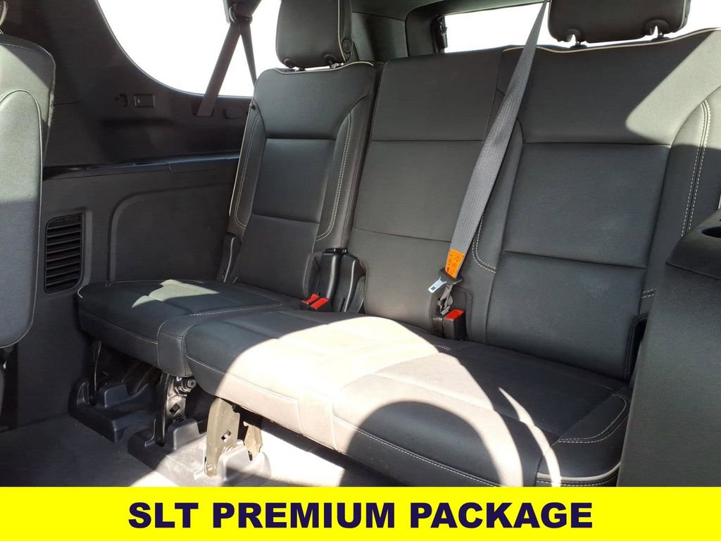 Used 2023 GMC Yukon XL SLT w/ SLT Premium Package image 9